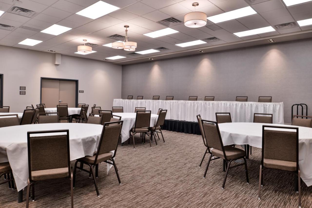 Country Inn & Suites By Radisson, Ft Atkinson, Wi Fort Atkinson Buitenkant foto