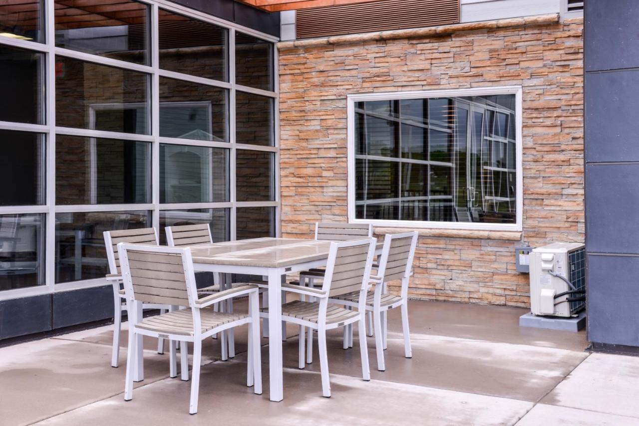 Country Inn & Suites By Radisson, Ft Atkinson, Wi Fort Atkinson Buitenkant foto